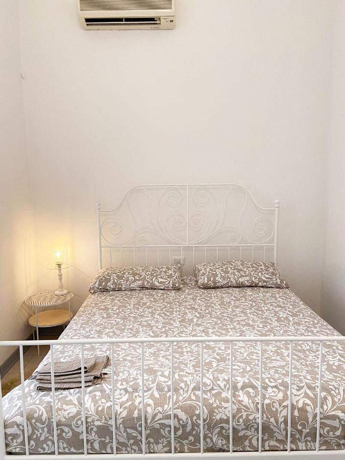 Paggeria Apartment Parma Bagian luar foto